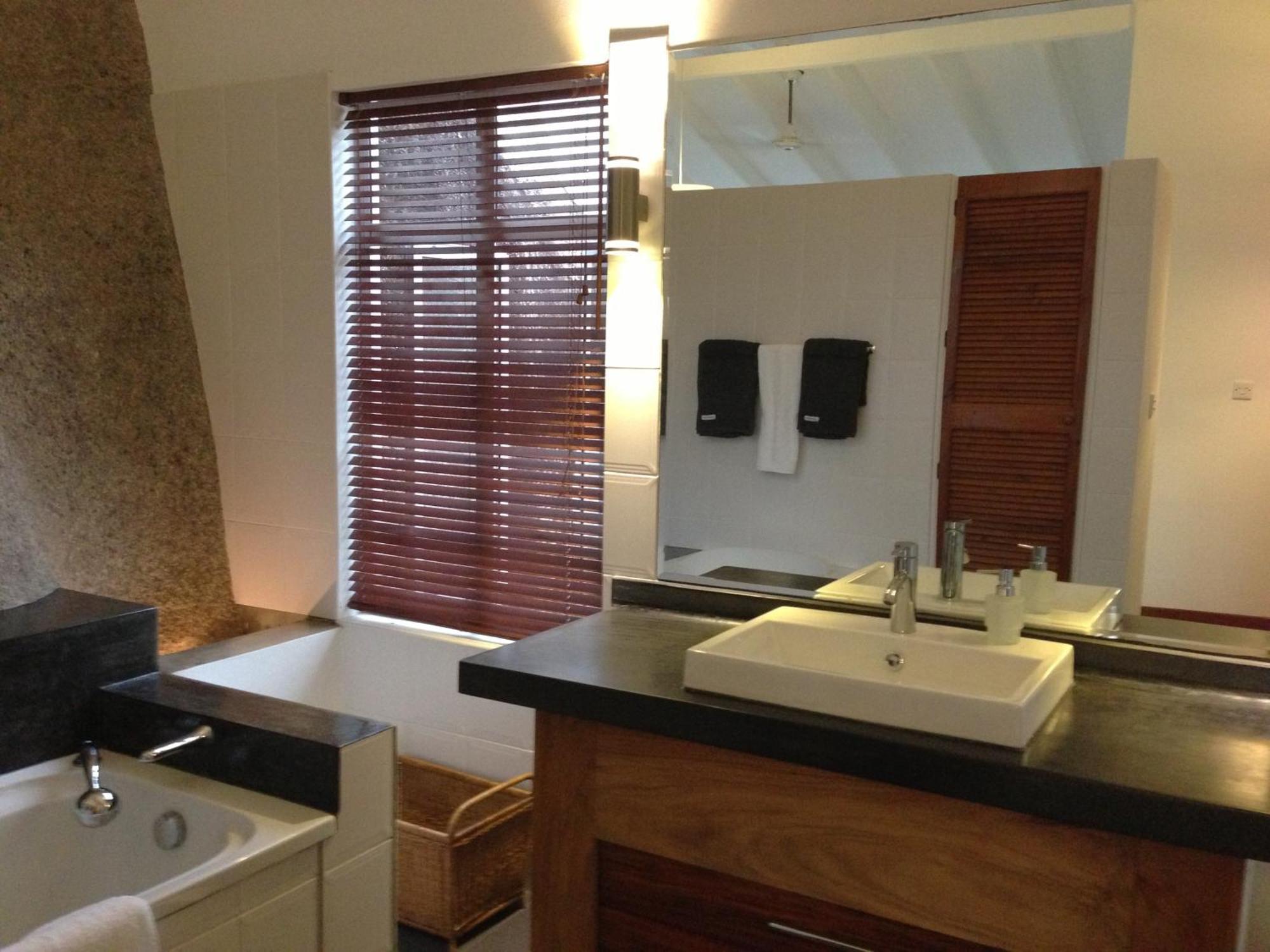 Hillcrest Villas Glacis エクステリア 写真